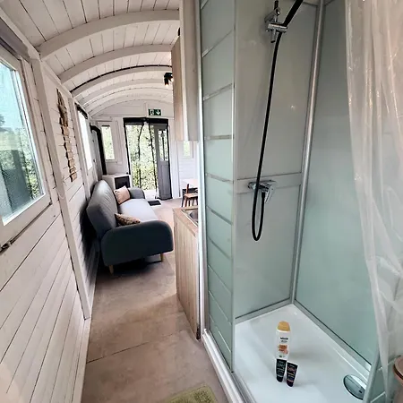 La Roulotte De Papou - 2 Adultes & 1 Enfant