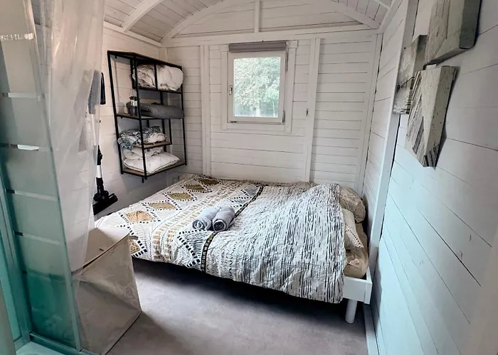 La Roulotte De Papou - 2 Adultes&1 Enfant * Frasnes-lez-Anvaing